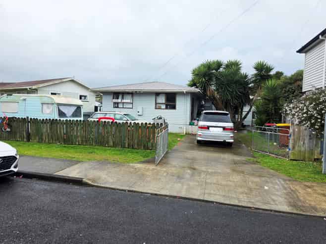 1 Mountbatten Place, Papakura