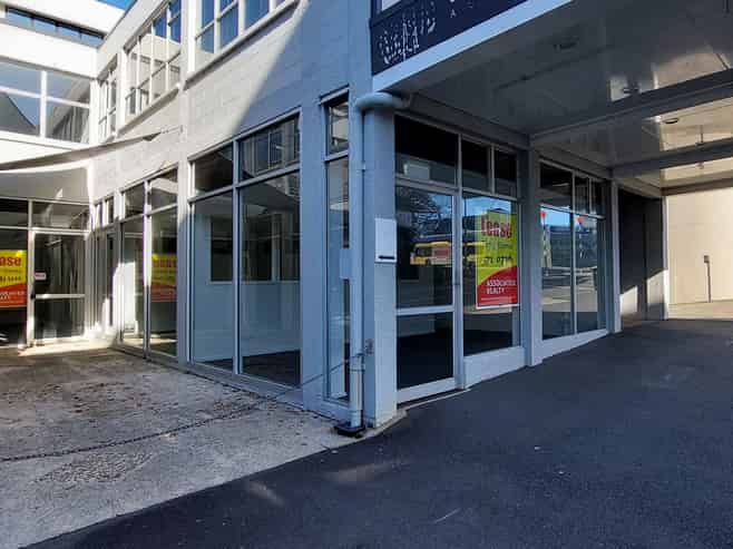 DOWNTOWN SUITES - UP TO 6 MONTHS RENT FREE