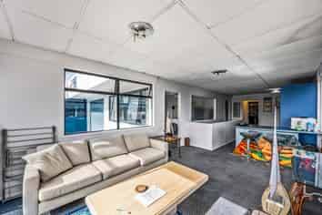 Exceptional Industrial Unit With Options  