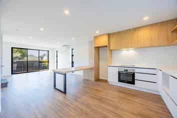 7/21 Peachgrove Road, Te Atatu Peninsula
