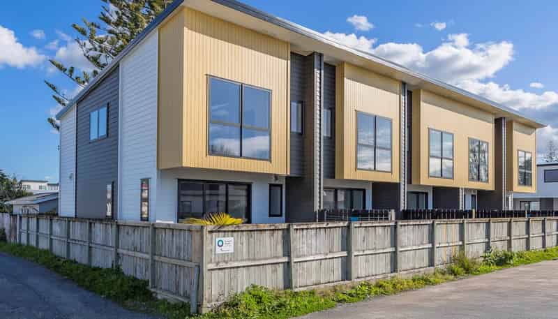 7/21 Peachgrove Road, Te Atatu Peninsula