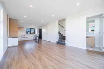 7/21 Peachgrove Road, Te Atatu Peninsula