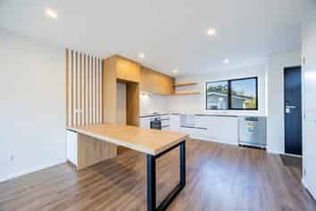 7/21 Peachgrove Road, Te Atatu Peninsula