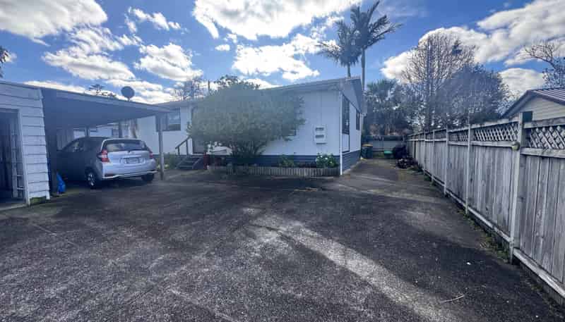 2/141 Carnoustie Drive, Manurewa