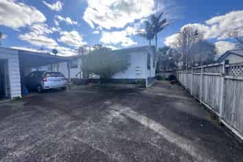 2/141 Carnoustie Drive, Manurewa