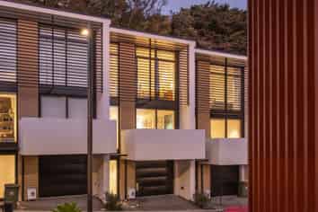 31 Erica Pabst Way, Island Bay