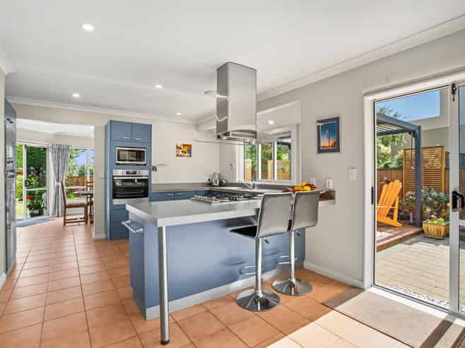 138 Milne Drive, Paraparaumu