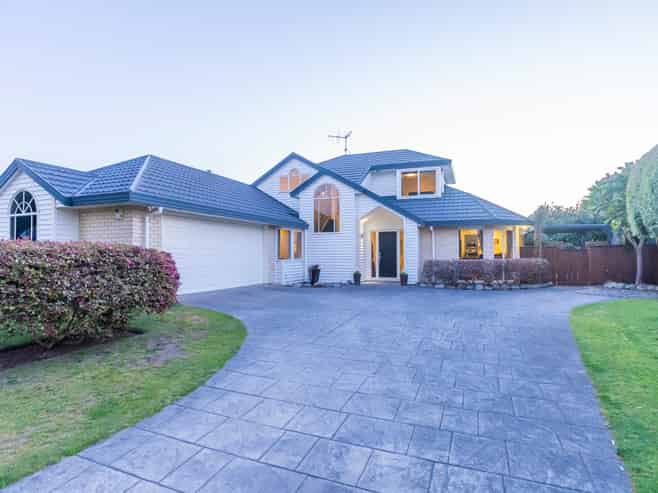 138 Milne Drive, Paraparaumu