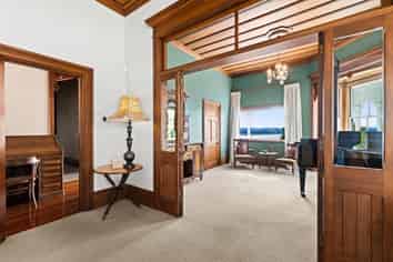 2 Lambton Road, Hospital Hill