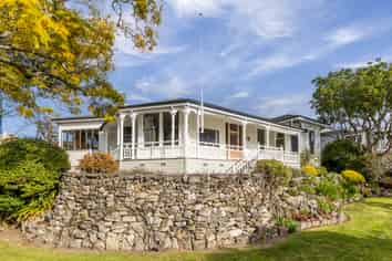 2 Lambton Road, Hospital Hill