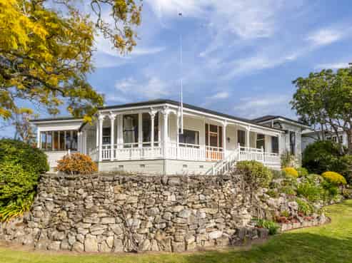 2 Lambton Road, Napier Hill