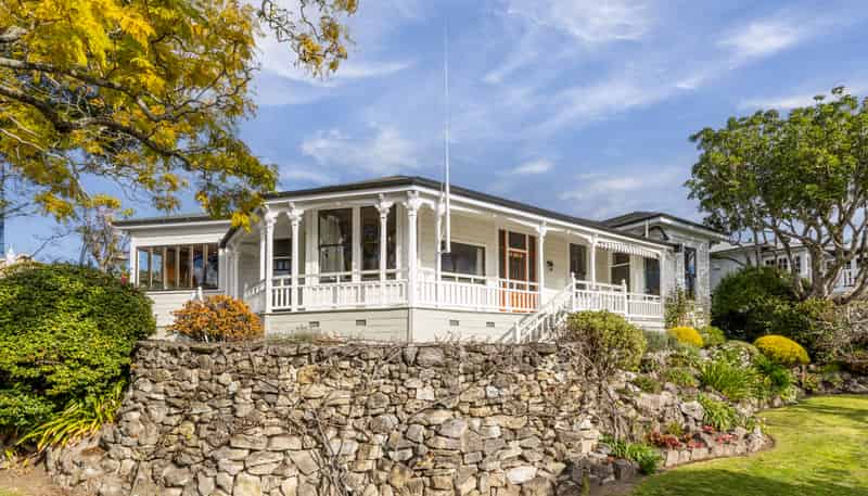 2 Lambton Road, Hospital Hill