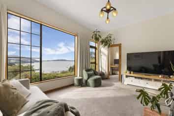 18 Coombe Hay Terrace, Careys Bay
