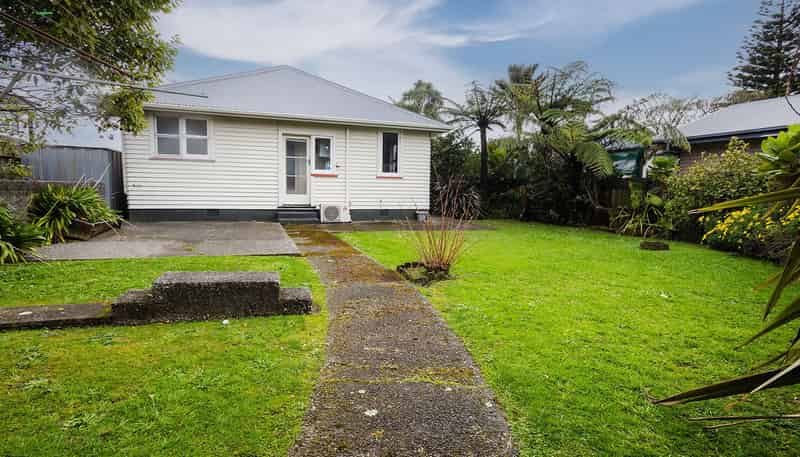 15 Domain Terrace, KARORO