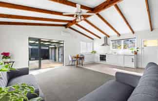 2/14 Storkey Street, Marewa