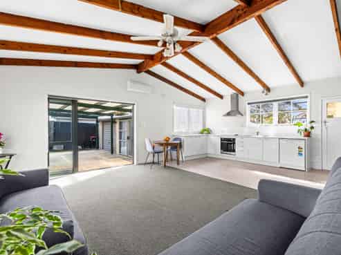 2/14 Storkey Street, Marewa
