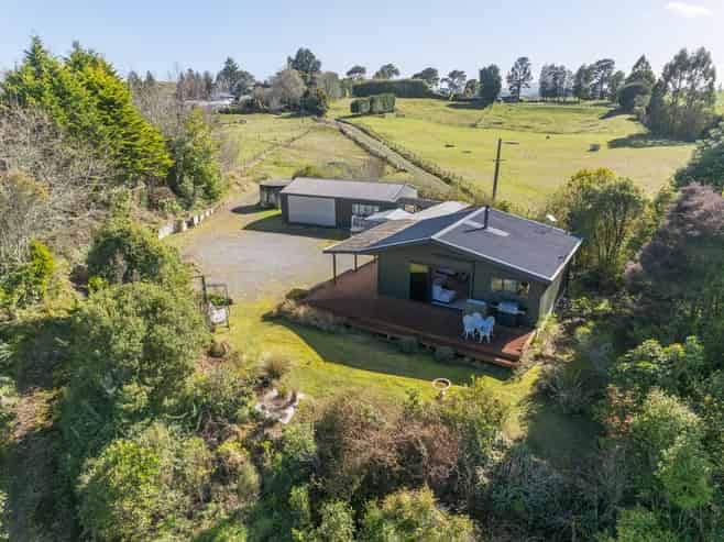 18 Whakaroa Road, Kinloch