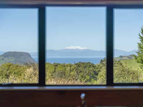 18 Whakaroa Road, Kinloch