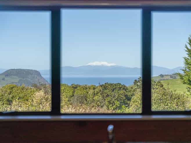18 Whakaroa Road, Kinloch