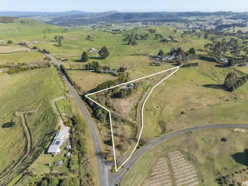 18 Whakaroa Road, Kinloch