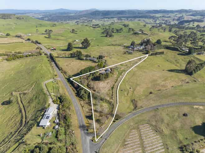 18 Whakaroa Road, Kinloch