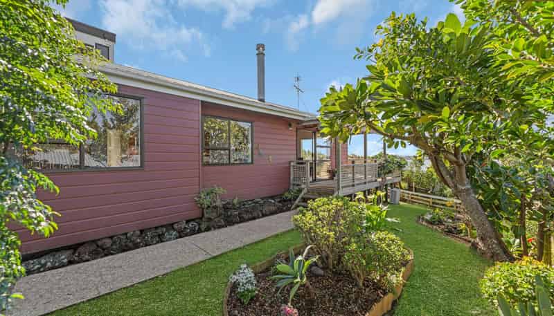 2/14 Pleasant Road, Glen Eden
