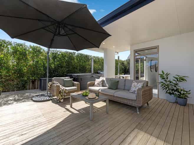 41 Intrepid Crescent, Beachlands