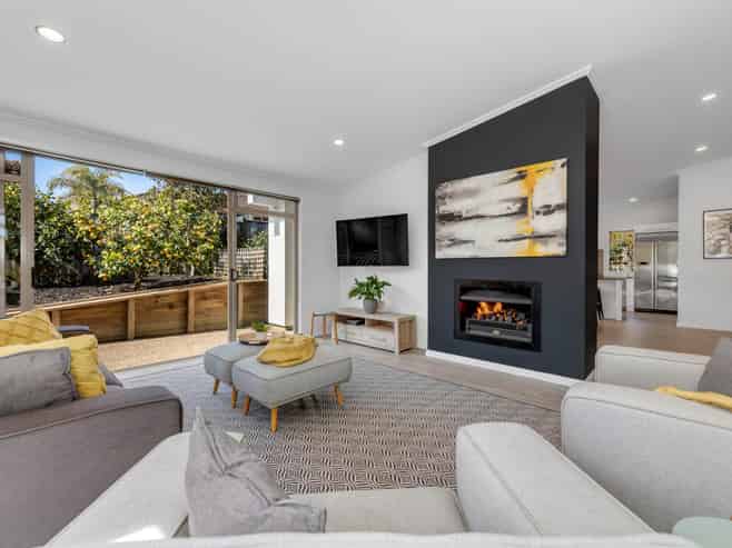 41 Intrepid Crescent, Beachlands