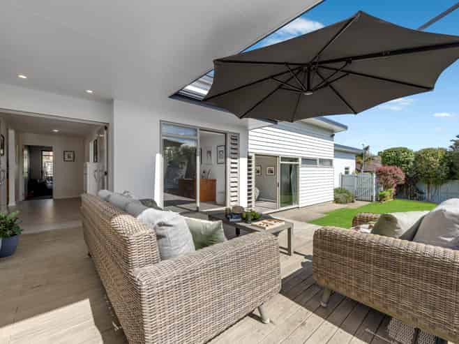 41 Intrepid Crescent, Beachlands