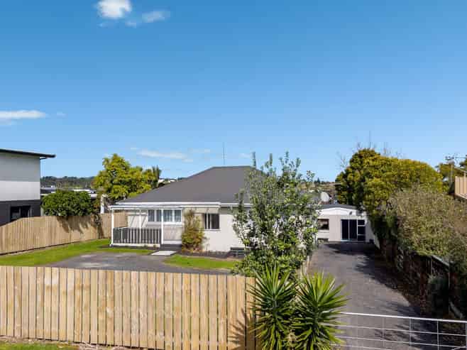 84 Karaka Road, Beachlands