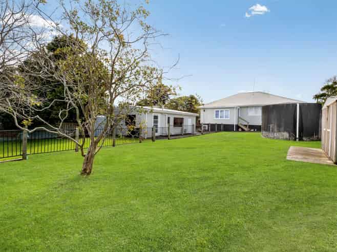 84 Karaka Road, Beachlands
