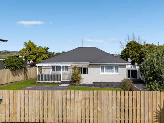 84 Karaka Road, Beachlands