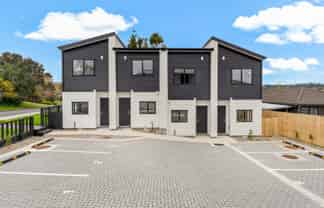 8/1 Kahikatea Place, Ranui