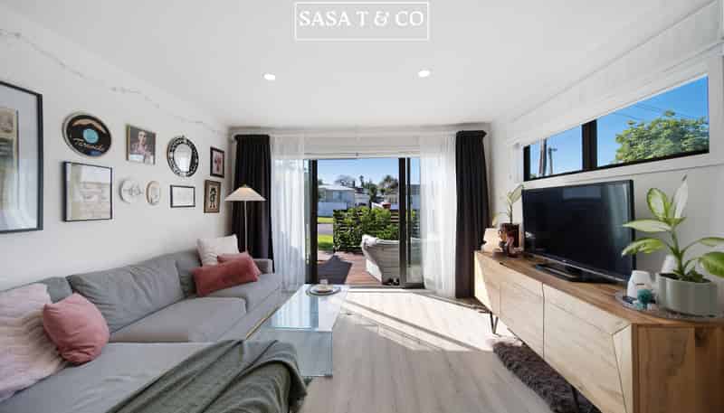 2/16 Putini Road, Mangere Bridge