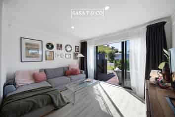 2/16 Putini Road, Mangere Bridge