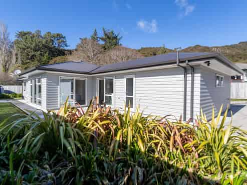 8A Karaka Street, Wainuiomata