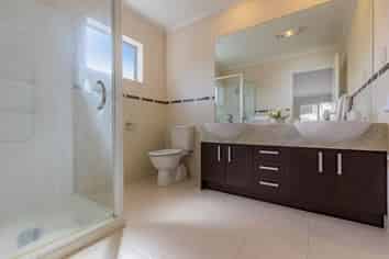 42 Seresin Crescent, Flat Bush