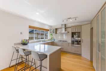 42 Seresin Crescent, Flat Bush