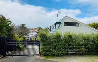 2/70 Tautari Street, Orakei