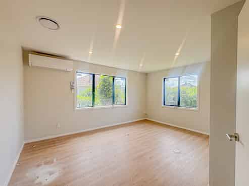 32 Larsen Street, Otara