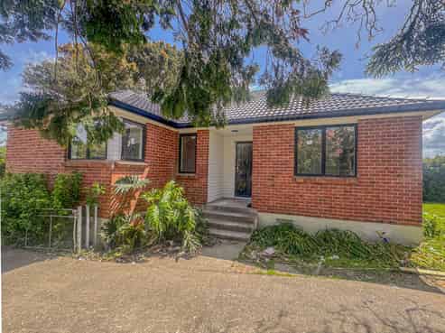 32 Larsen Street, Otara