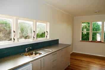 12 Arawhata Rd, Paraparaumu