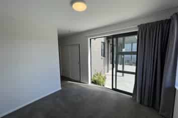 2/8 Glidepath Road, Hobsonville