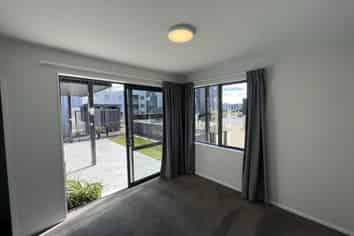 2/8 Glidepath Road, Hobsonville