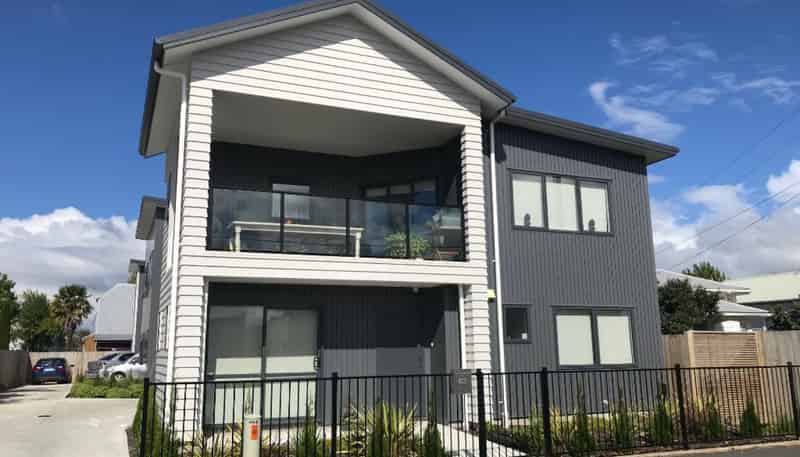1/8 Coates Street, Hamilton East