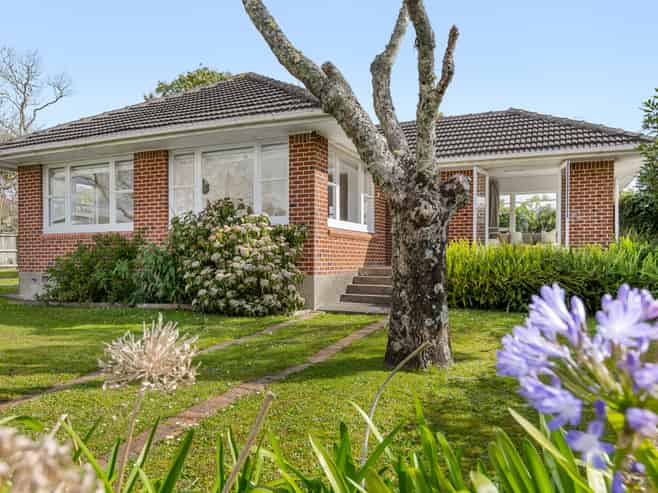 6 Redlands Grove, Swanson