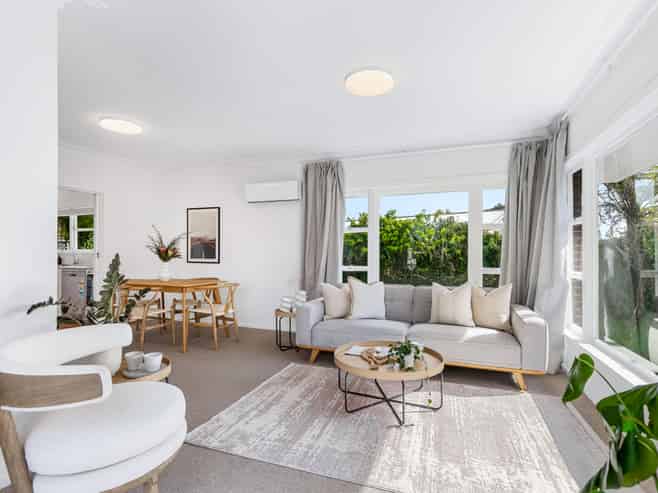 6 Redlands Grove, Swanson