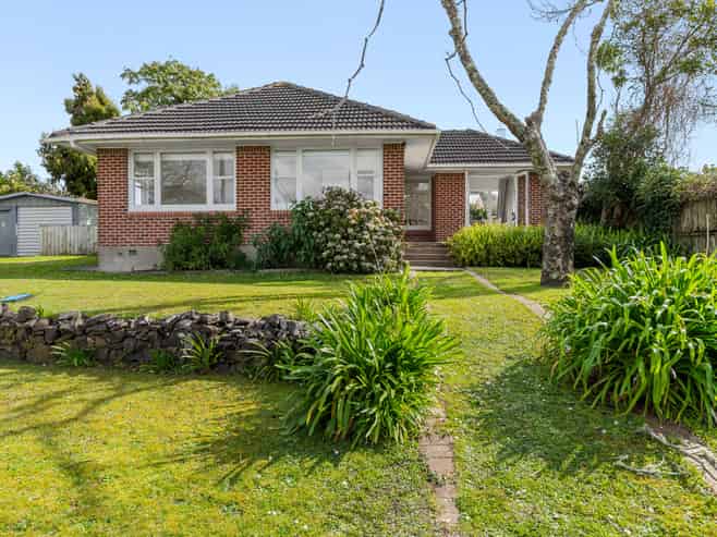 6 Redlands Grove, Swanson
