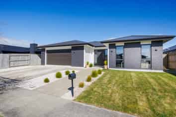 29 Sardinia Grove, Fitzherbert