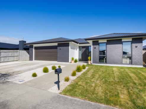 29 Sardinia Grove, Fitzherbert